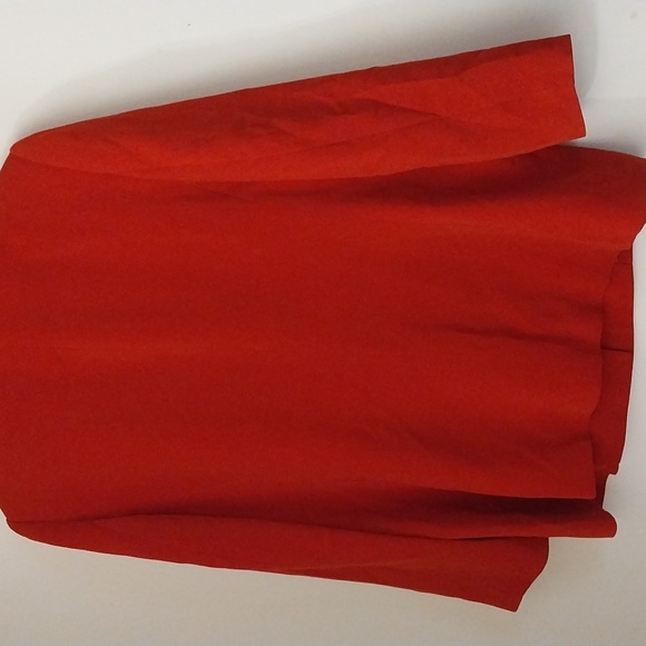 Red two-piece suit - Picture 3 of 5